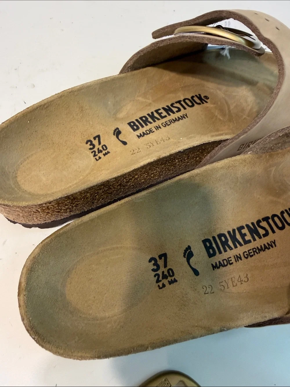 Birkenstock Arizona Slide Sandal - Beige Suede with Gold Buckle women’s 6